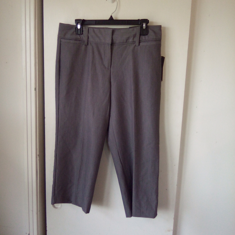 Larry Levine crop pants size 10